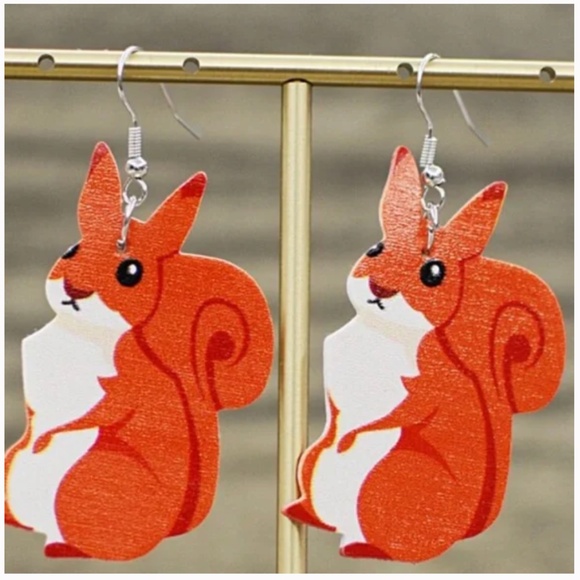 ❤️ FREE Squirrel Animal Girly Cute Rodent Drop Graphic Art Artsy Chic Earrings - Picture 2 of 2